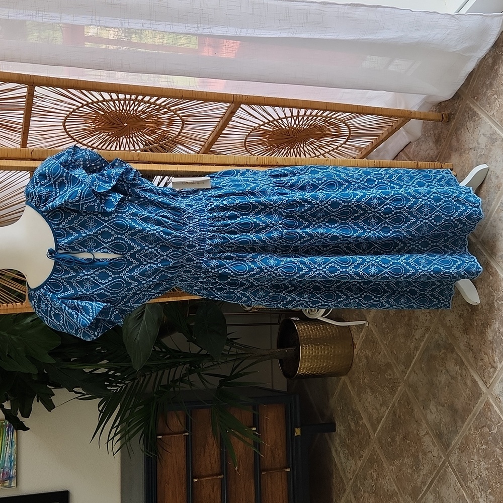 Shoshanna all over eyelet, ruffled-sleeve midi. Size 12.